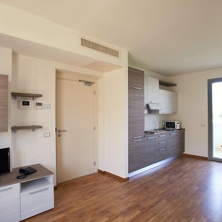 Residence Le Querce Чернуско-суль-Навильо Номер фото