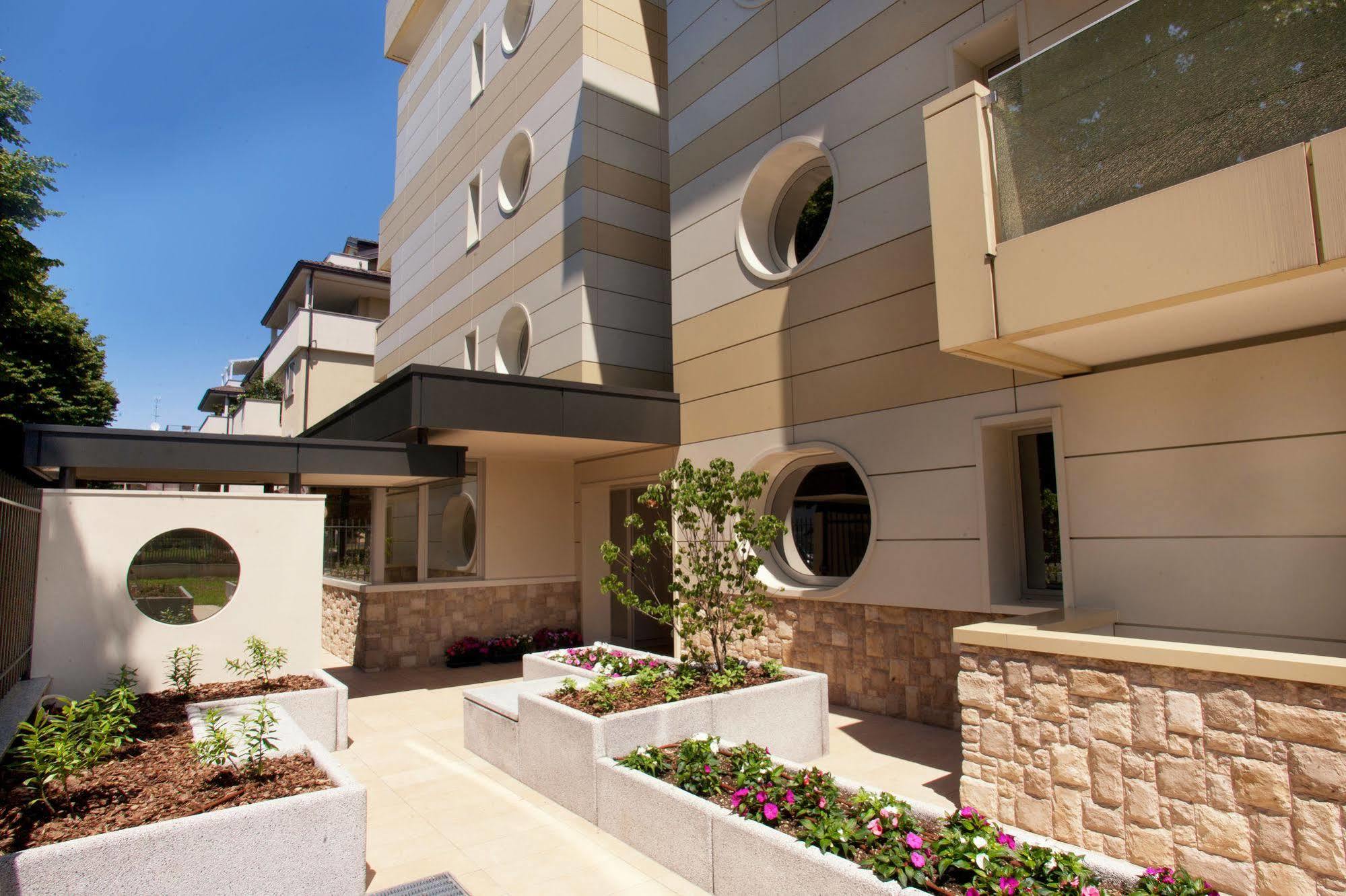Residence Le Querce Чернуско-суль-Навильо Экстерьер фото